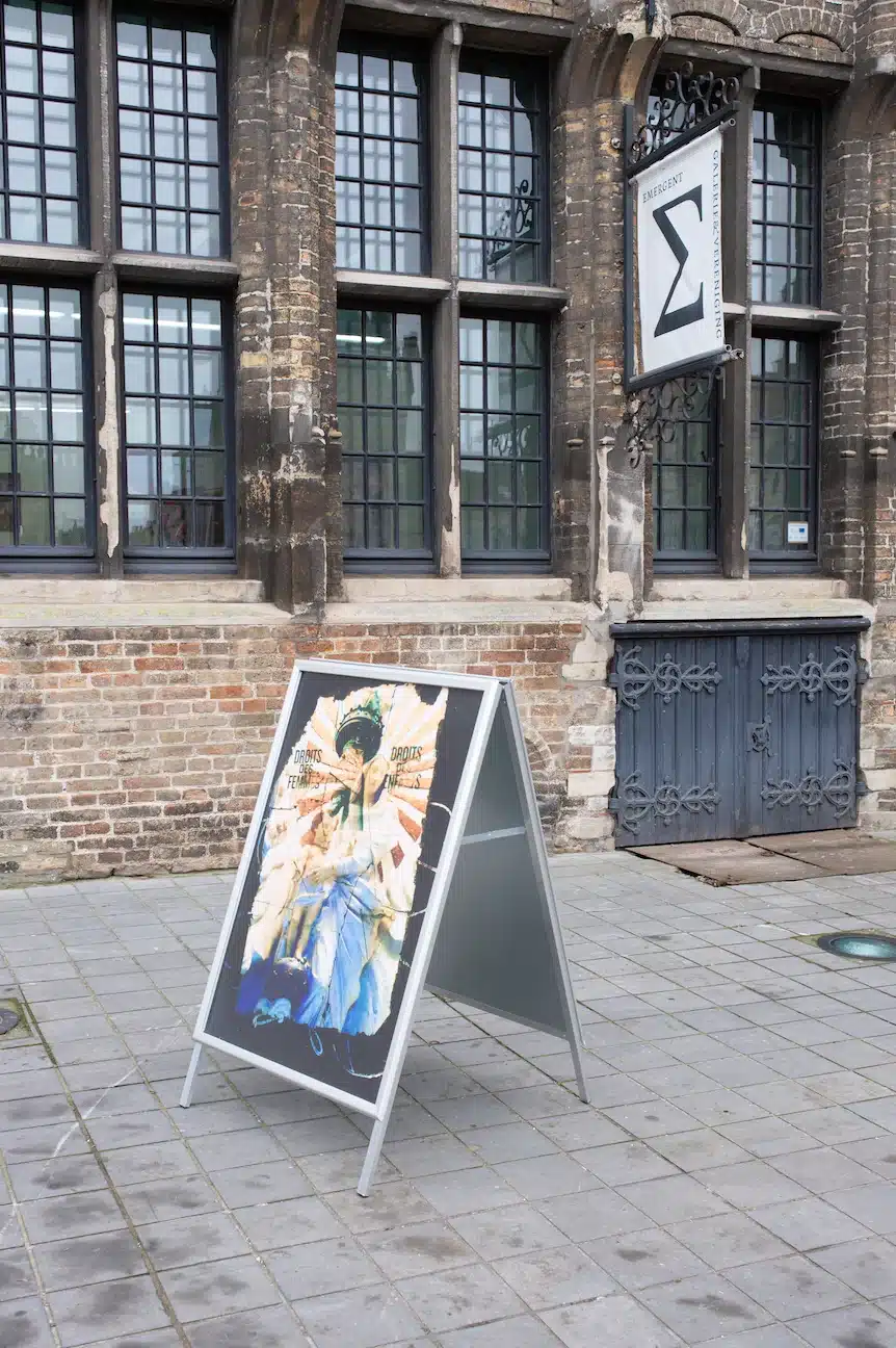 Jan De Nys (°1949) is bekend als de voormalige eigenaar van IN SITU galerie in Aalst en als curator van diverse (stads)tentoonstellingen. Minder bekend is dat hij van 1967 tot 1987 ook actief was als kunstenaar. Nadat hij zijn galerie heeft stopgezet, heeft hij in 2015 opnieuw de draad van zijn artistieke praktijk opgenomen.